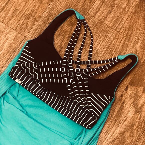 Lululemon Wild Tank Blue Tropics / Stripe Navy Tranquil Blue Tank Top Size 2 - Picture 9 of 11